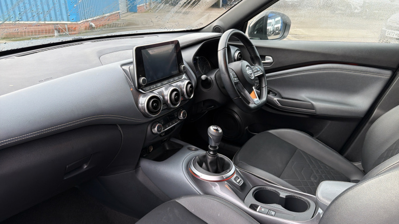 Nissan Juke 1.0 DiG-T 114 Tekna 5dr Petrol Hatchback